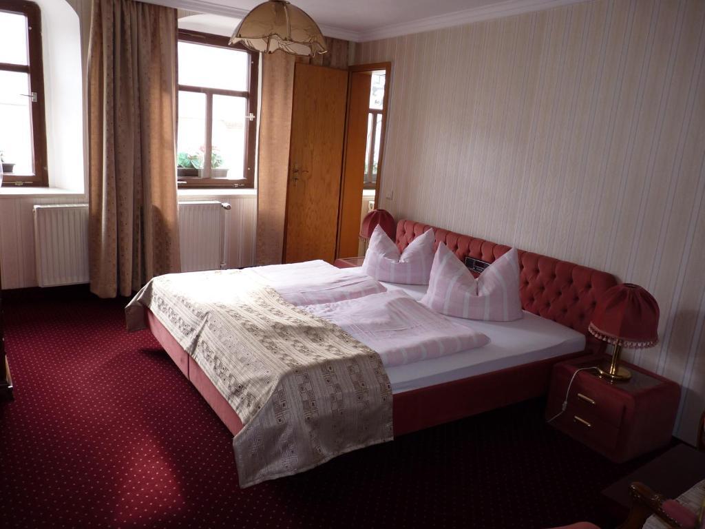Hotel Zur Traube Freyburg  Zimmer foto