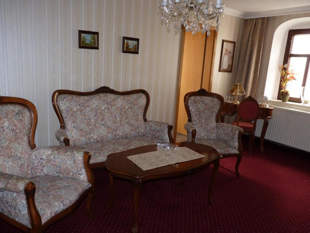 Hotel Zur Traube Freyburg  Zimmer foto